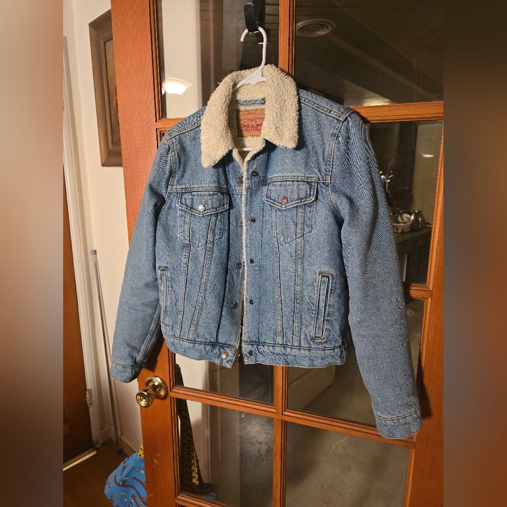 Levi's Cream Sherpa Lined Jacket Size Small